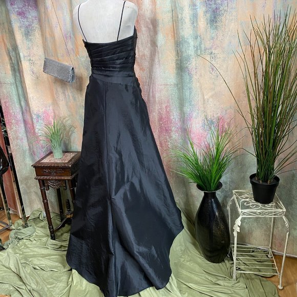 ๐Bill Levkoff Stunning Evening Gown w/ Train or Cascading, Prom - Wedding -Ball - Picture 8 of 16